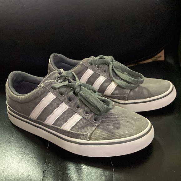 Adidas size 5 - Picture 2 of 6